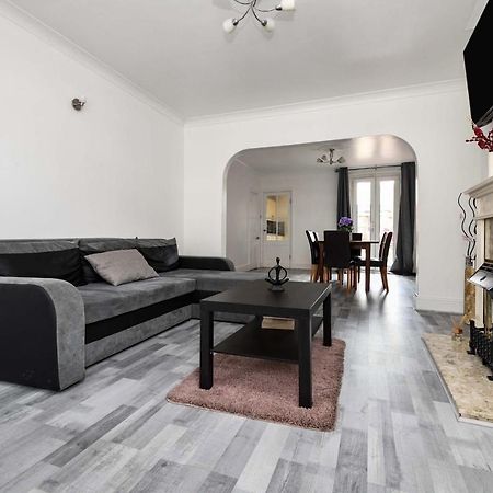 Villa The White Rose Crown, Free Parking & Wifi, 10Beds Colchester Exterior foto