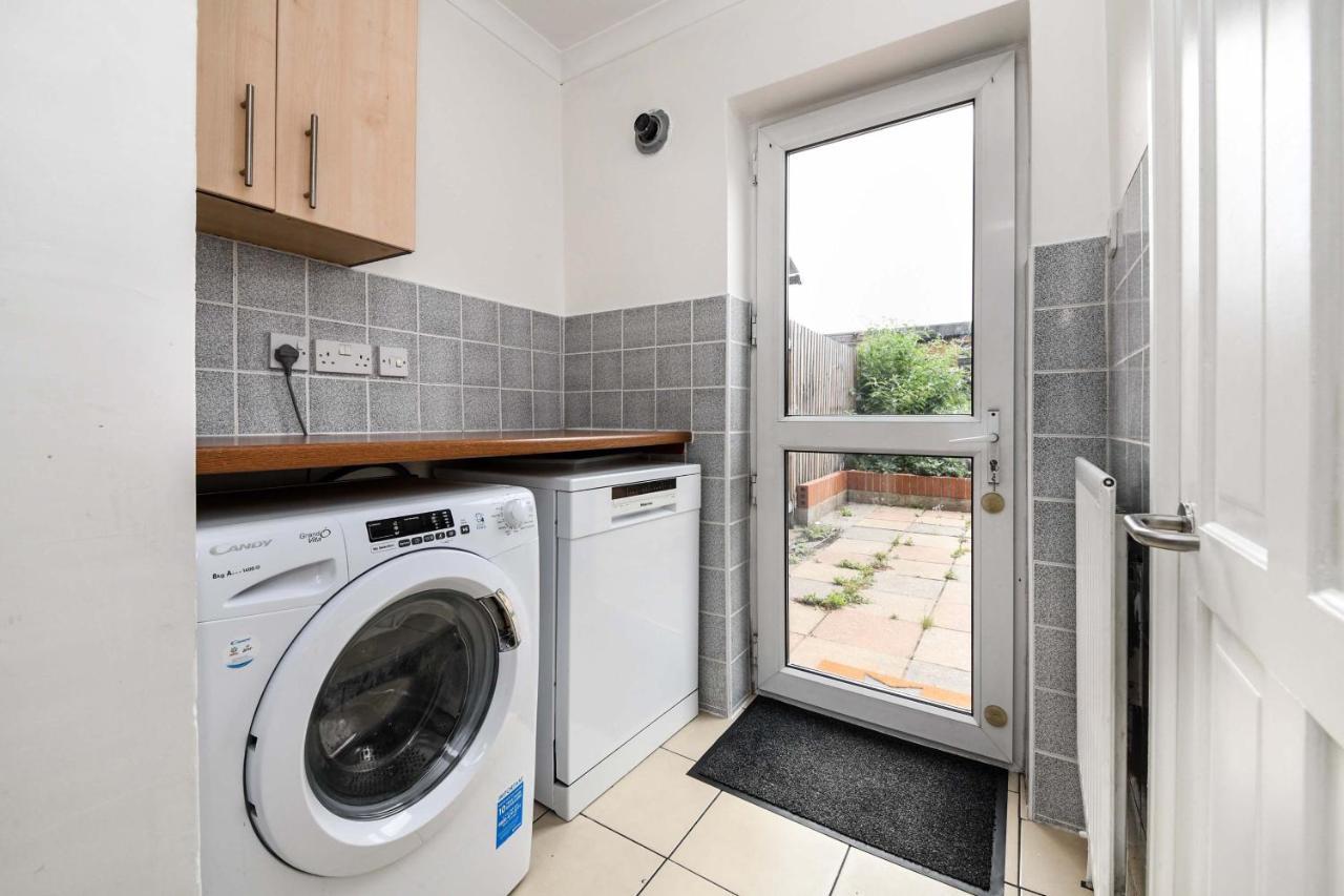 Villa The White Rose Crown, Free Parking & Wifi, 10Beds Colchester Exterior foto
