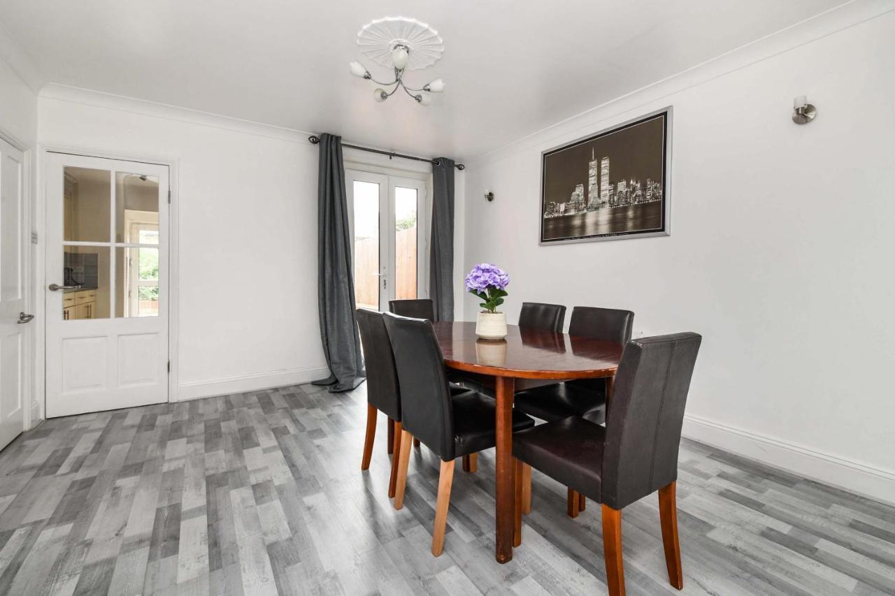 Villa The White Rose Crown, Free Parking & Wifi, 10Beds Colchester Exterior foto