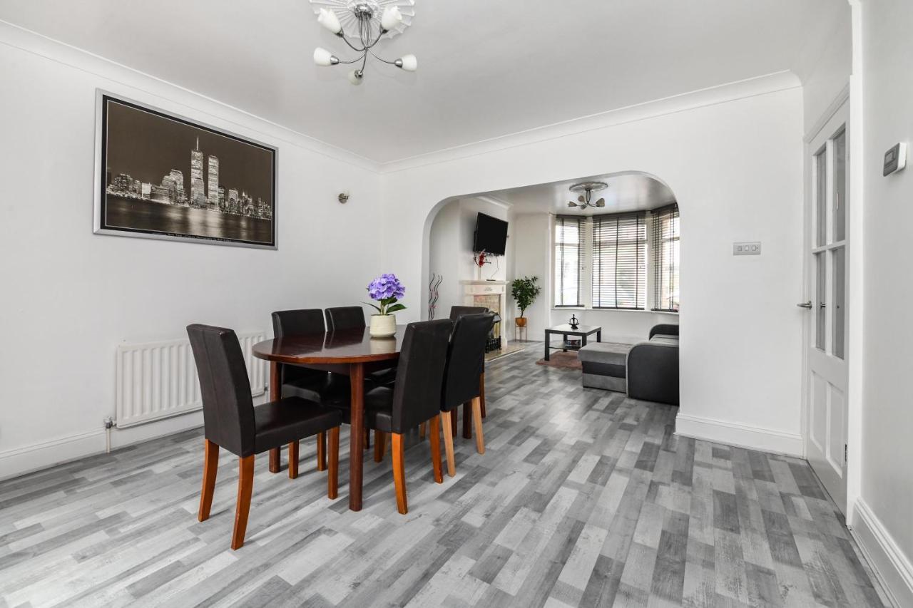Villa The White Rose Crown, Free Parking & Wifi, 10Beds Colchester Exterior foto