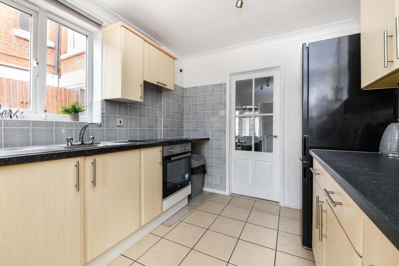 Villa The White Rose Crown, Free Parking & Wifi, 10Beds Colchester Exterior foto